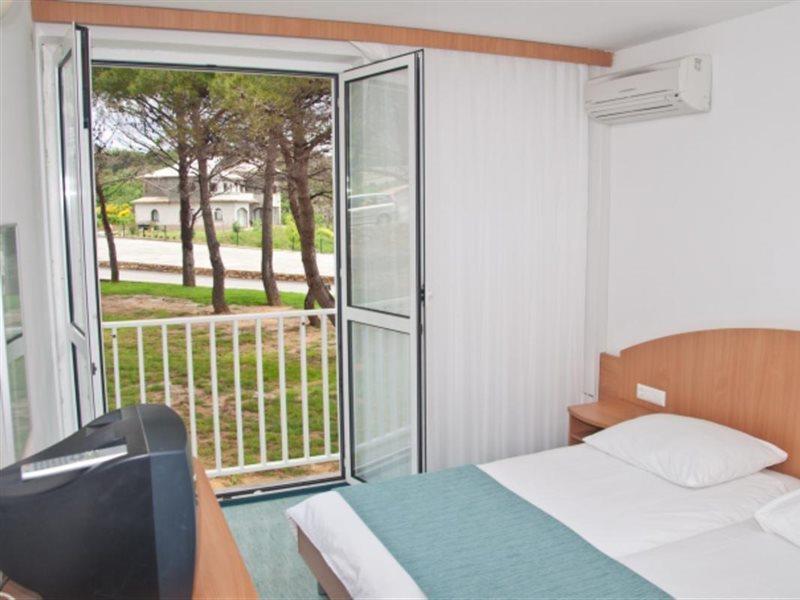 Hotel Sahara Лопар Екстериор снимка