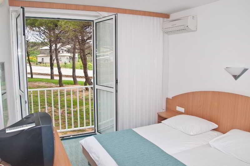 Hotel Sahara Лопар Екстериор снимка